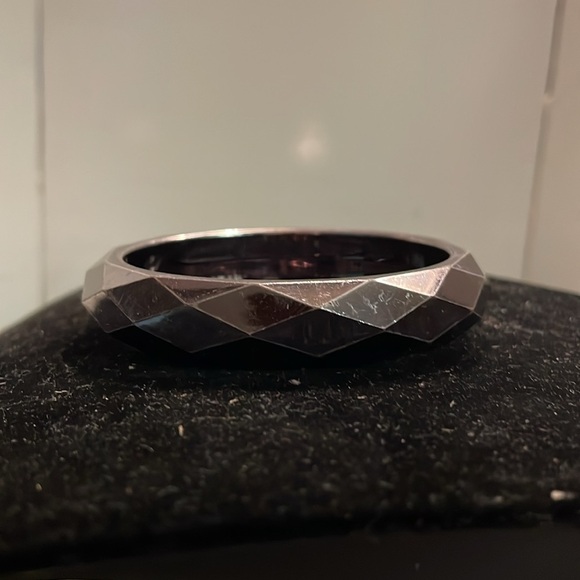 Vintage 7.5” faceted smoky lucite bangle bracelet - Picture 4 of 10